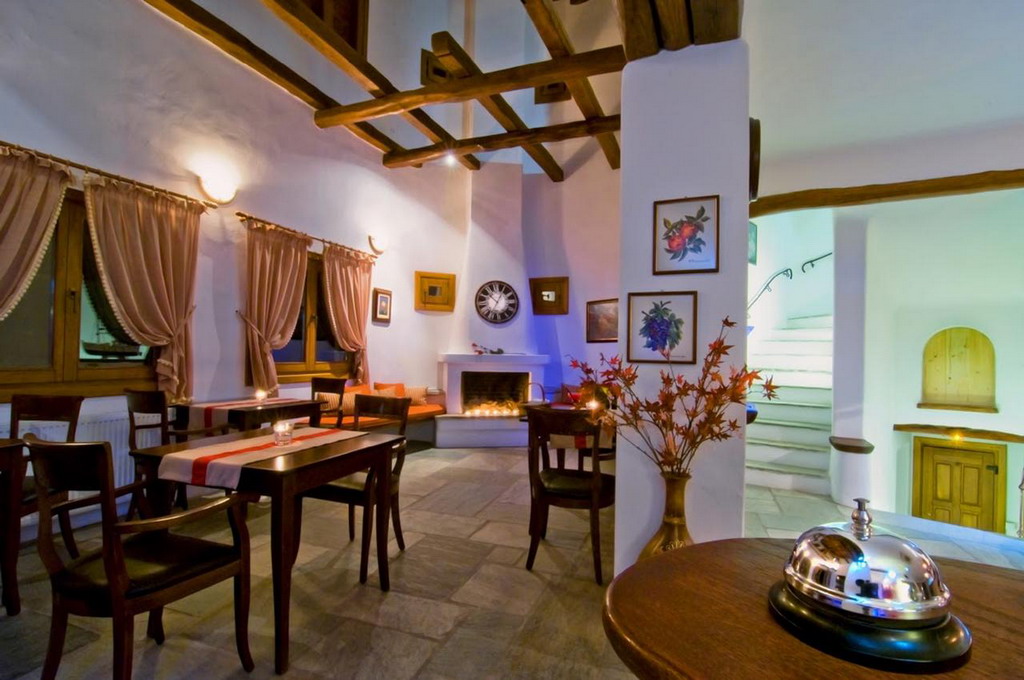 Hotel Alkifron lobby.jpg