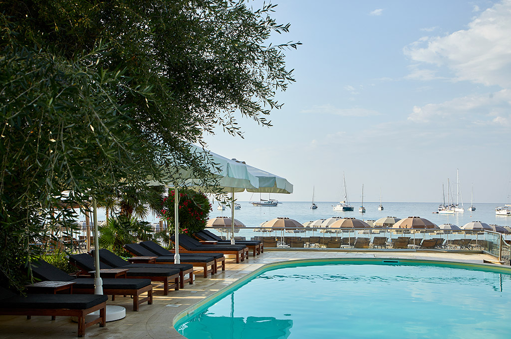 Hotel Parga Beach Resort bazen.jpg