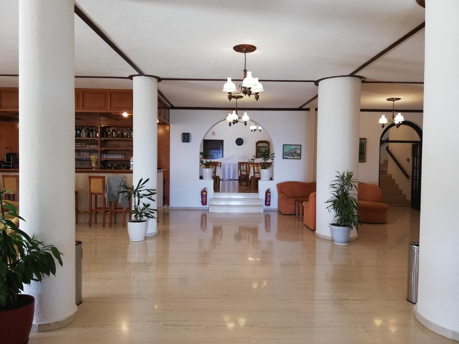 Hotel Paradise lobi.jpg