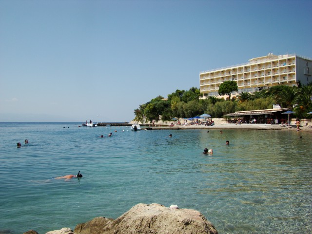 Hotel Pappas pogled na zgradu sa mora.jpg