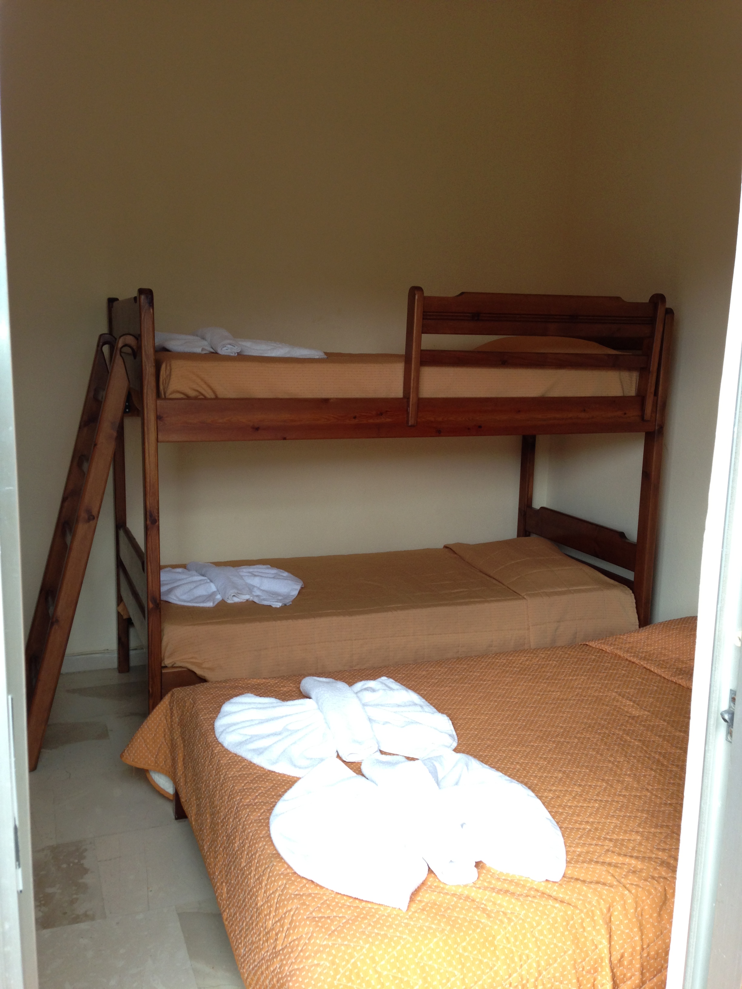 Hotel Pantheon Hall porodicna soba.jpg