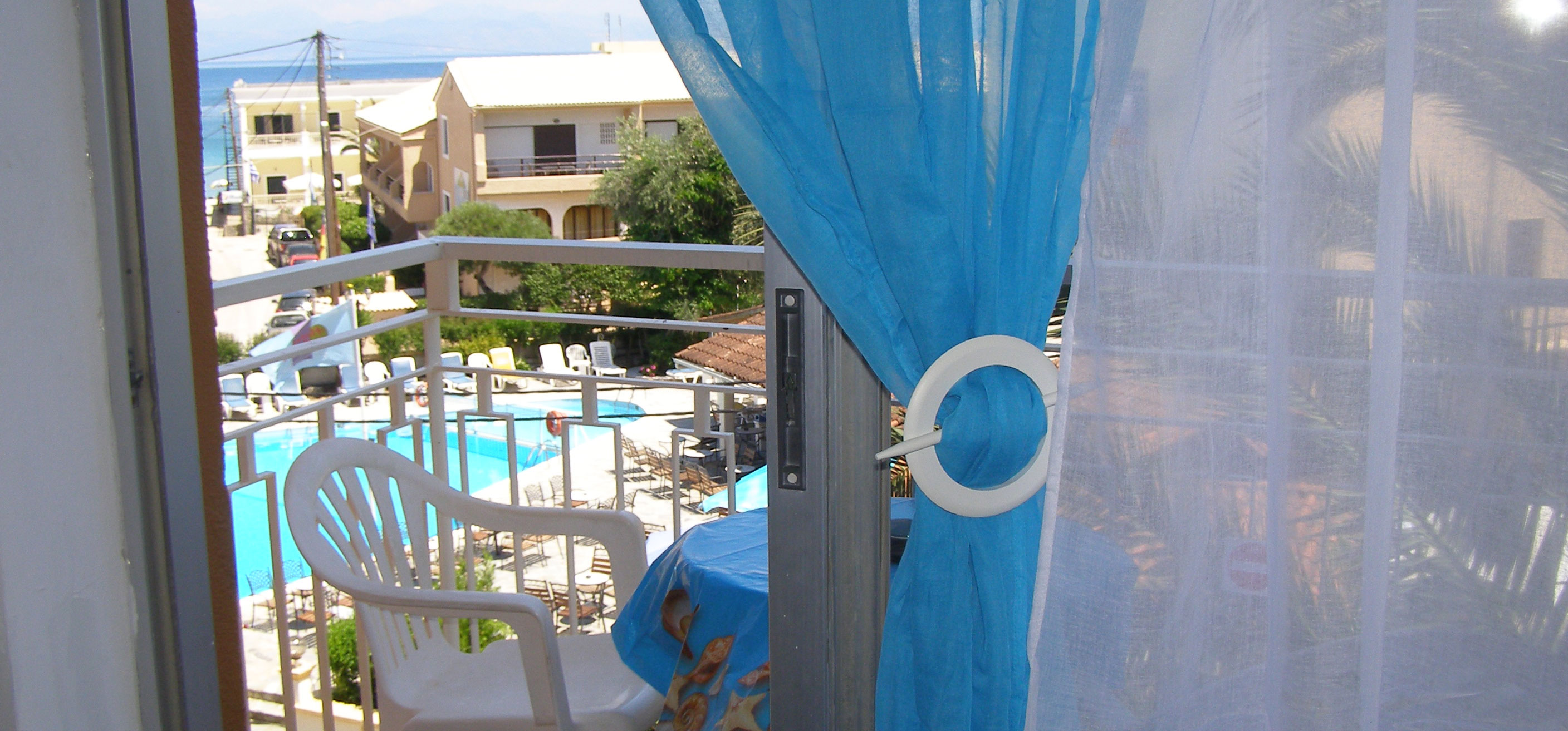 Hotel Pantheon Hall terasa.jpg
