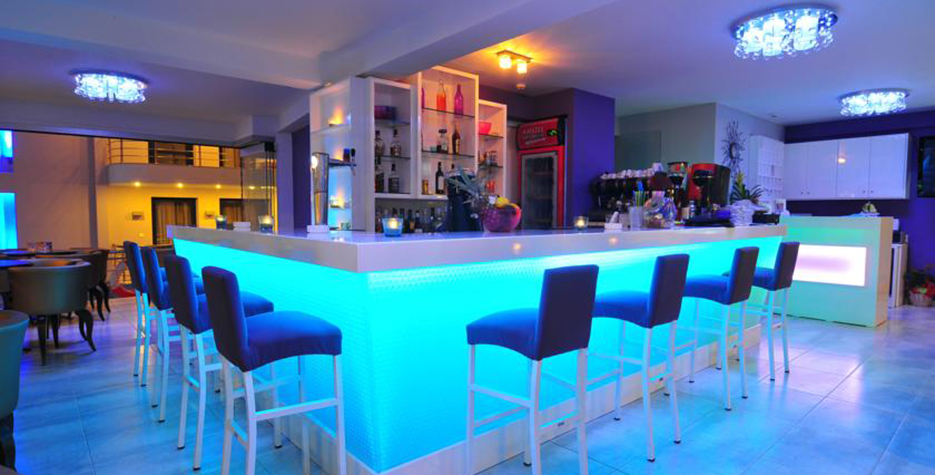 Hotel Panorama Inn bar.jpg