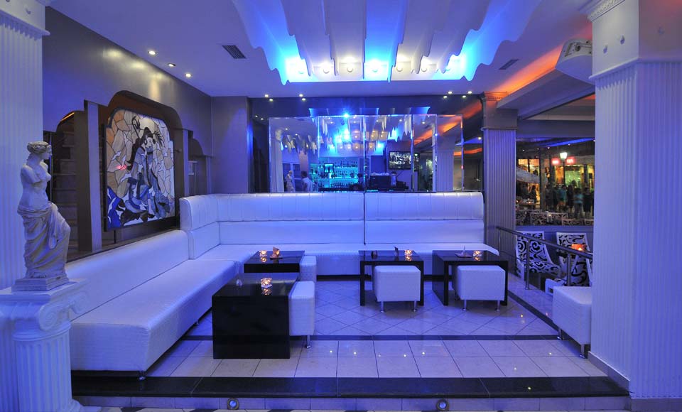 Hotel Panorama bar 1.jpg