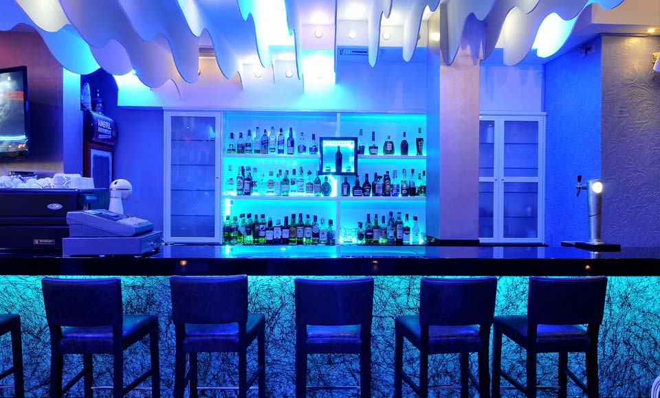 Hotel Panorama bar 2.jpg
