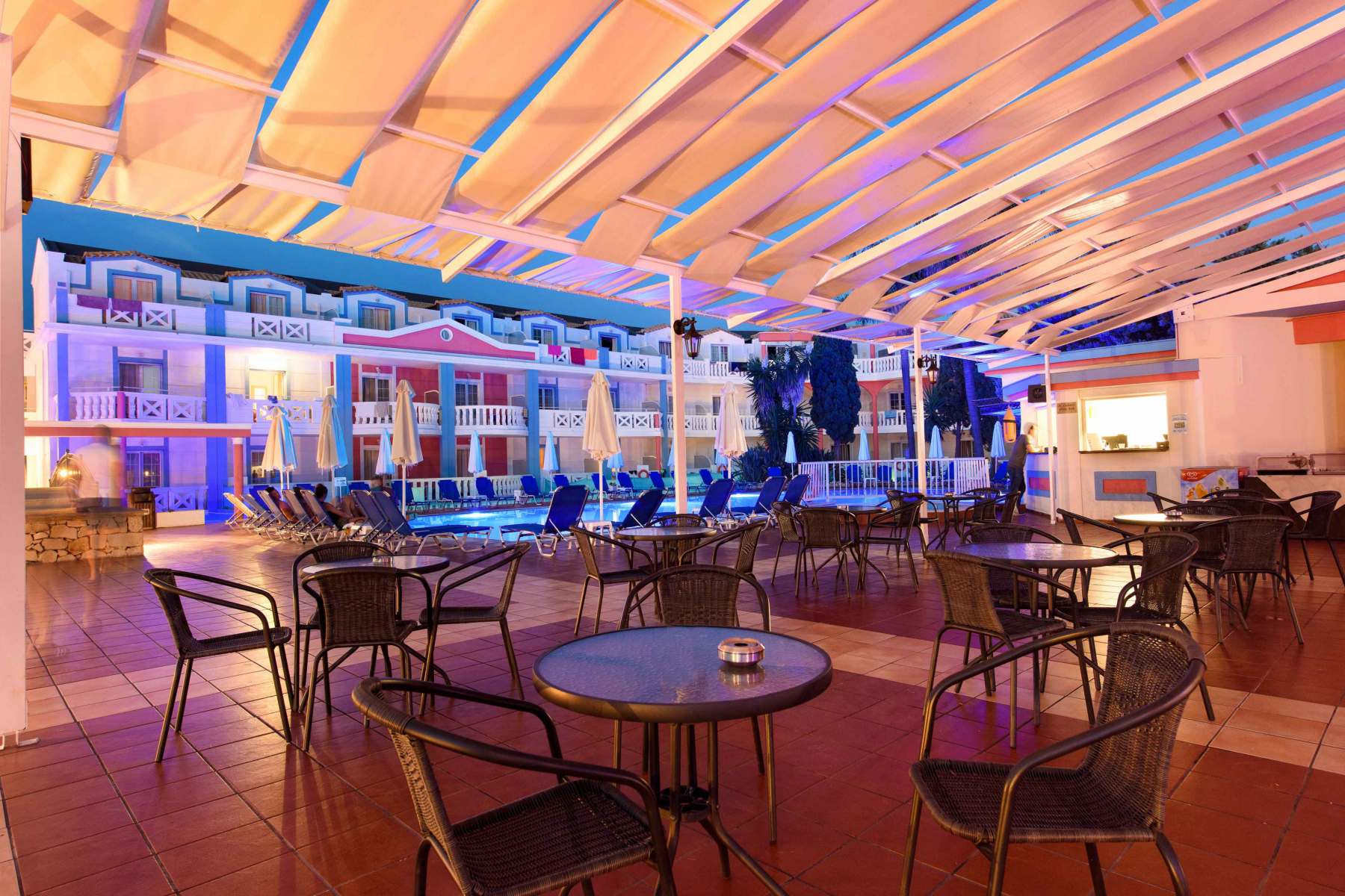 Hotel Palazzo di Zante bar.jpg