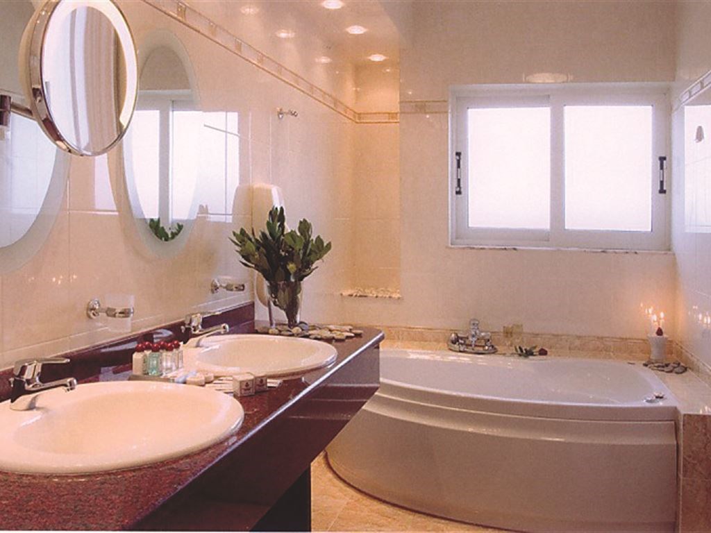 Hotel Oscar kupatilo.jpeg