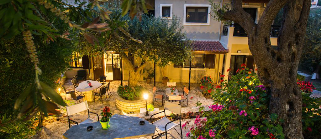 Hotel Oriana basta i bar.jpg