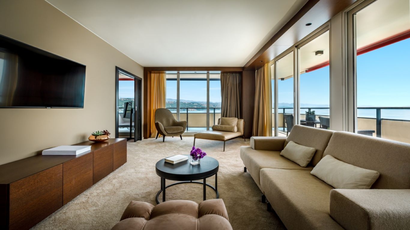 Ambasador Hotel-Ambasador suite.jpg
