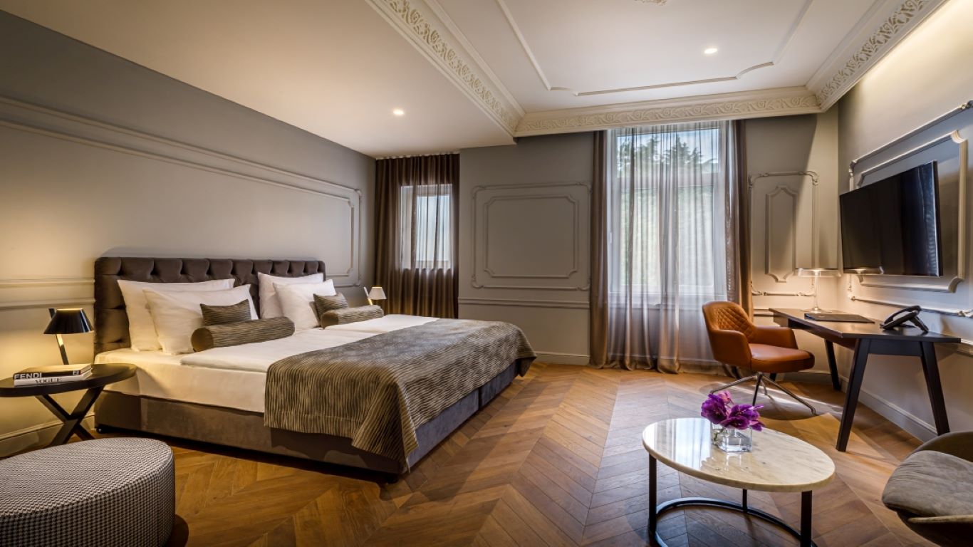 Ambasador Hotel-Spa suite.jpg