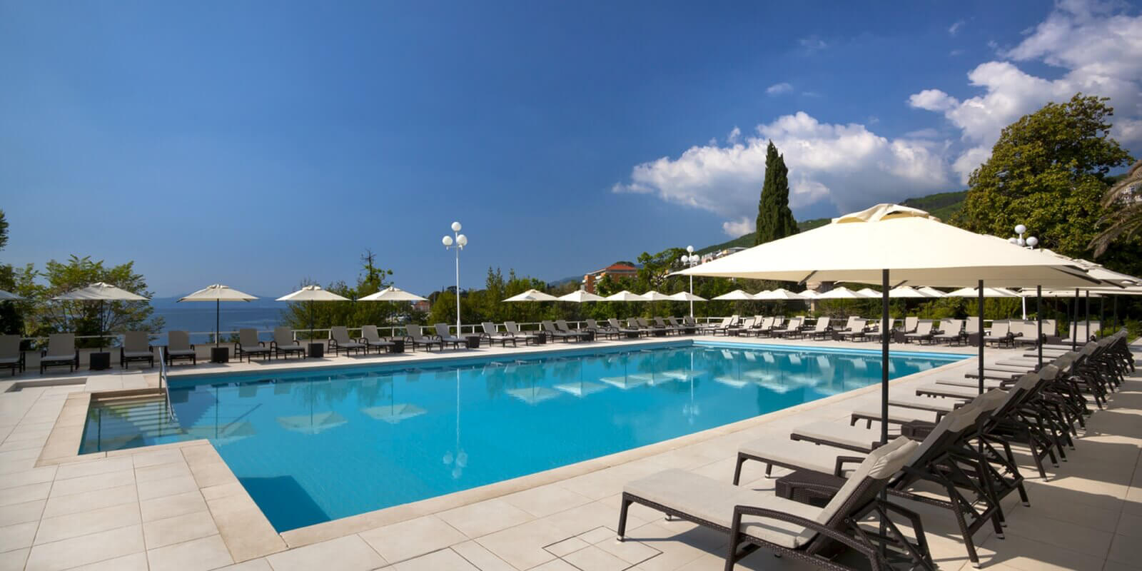 Hotel Ambasador-Bazen.jpg