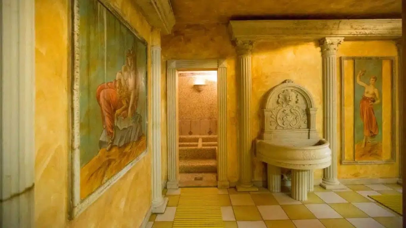 Grand Hotel 4 Opatijska Cvijeta-Rimska kupka.jpg
