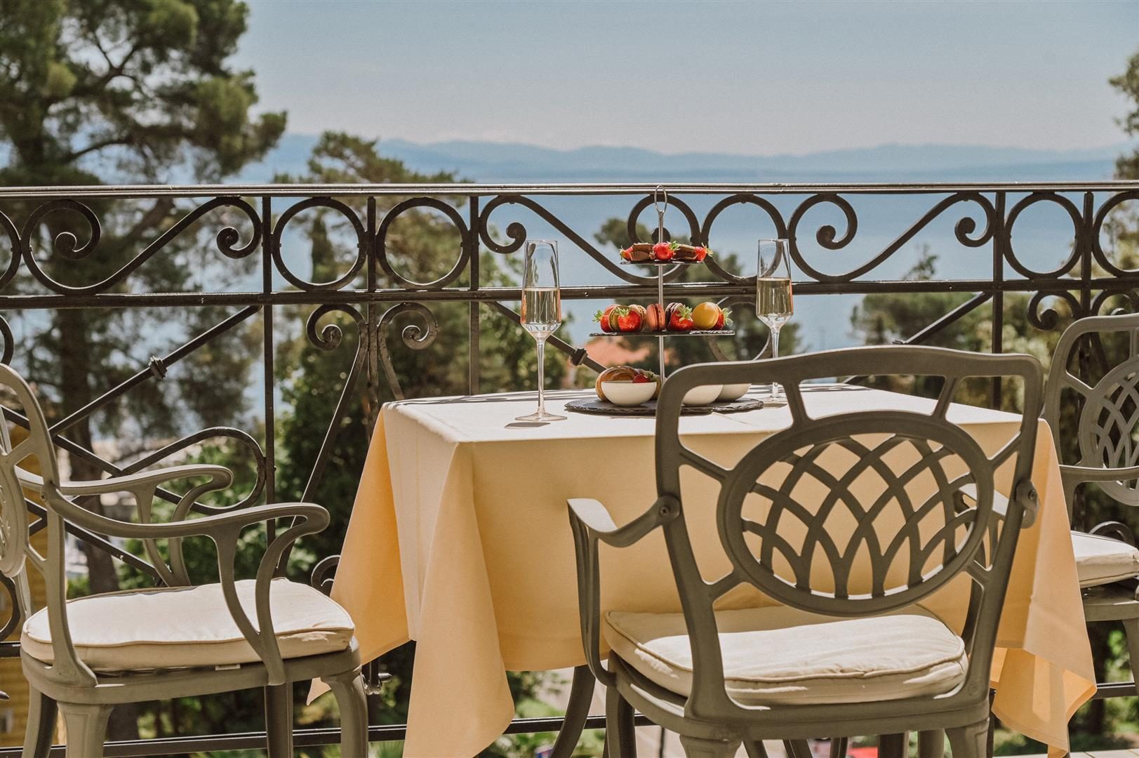 Amadria Park Hotel Agava-Terasa bara.jpg