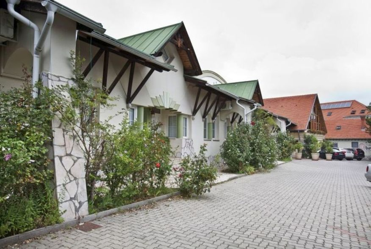 Hotel Makar Sport & Wellness Sport zgrada.jpg