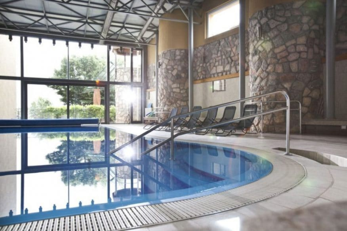 Hotel Makar Sport & Wellness bazen.jpg