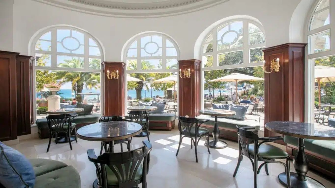 Hotel Milenij-Kafe.jpg