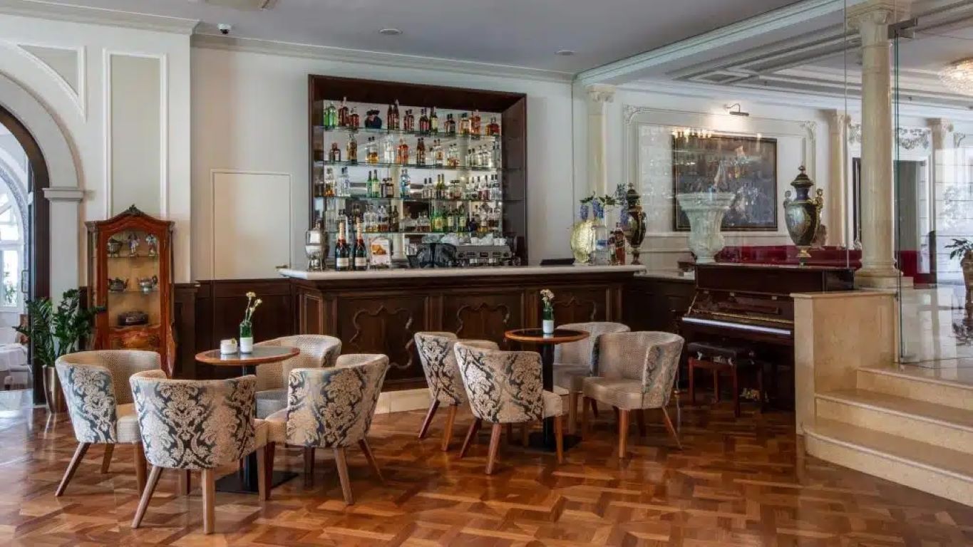 Milenij Hotel-Piano bar.jpg