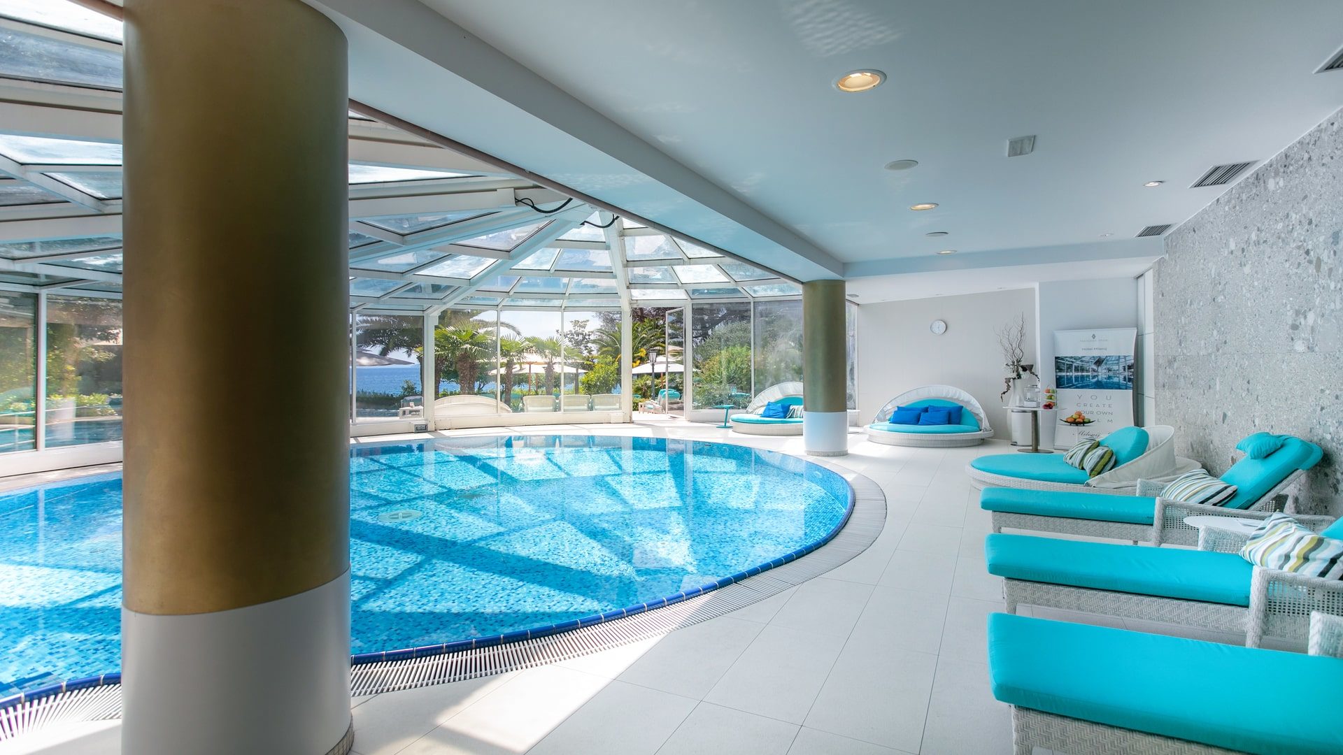 Milenij Hotel-Unutrasnji bazen.jpg