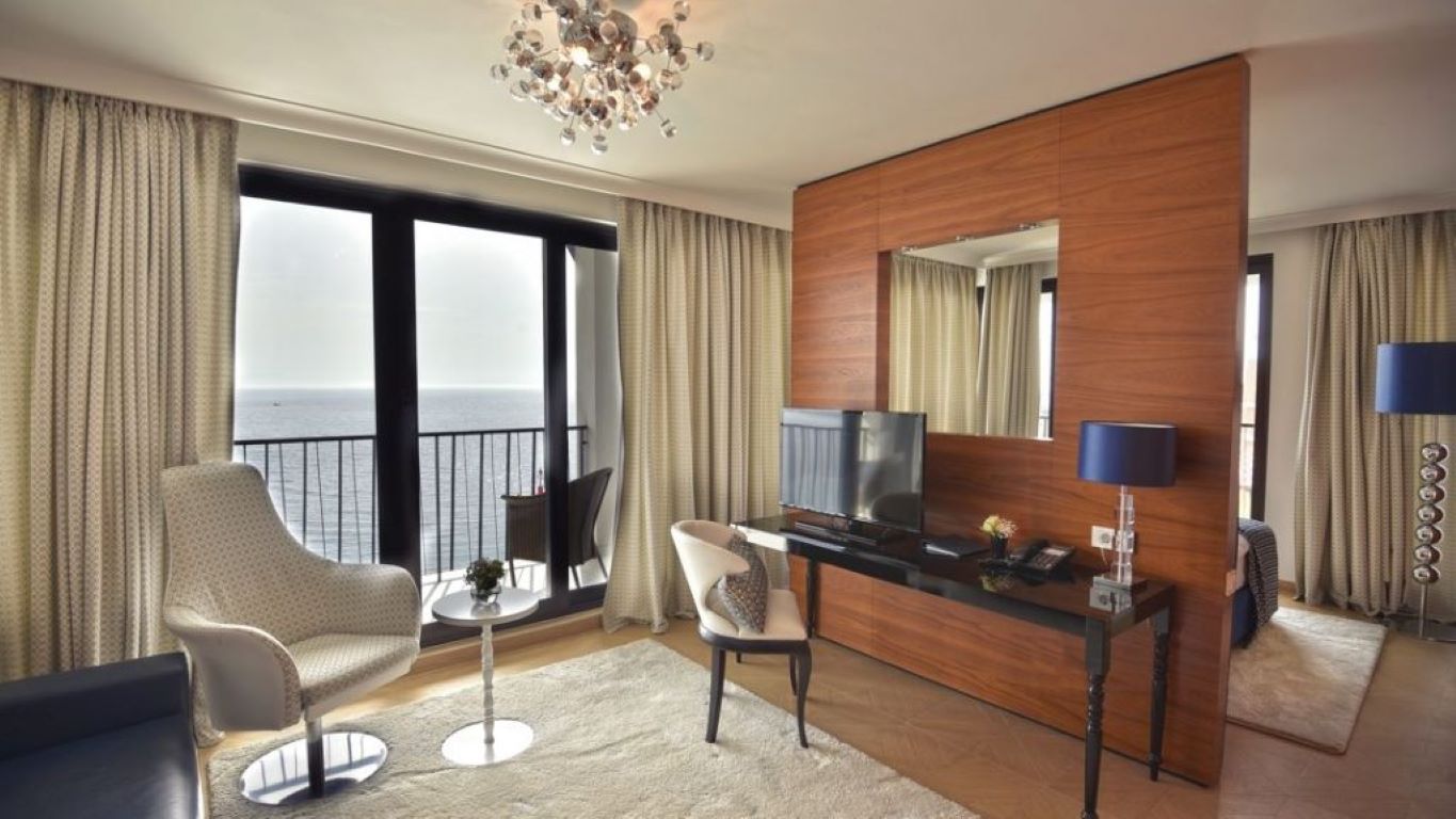 Amadria Park Hotel Royal-Apartman.jpg