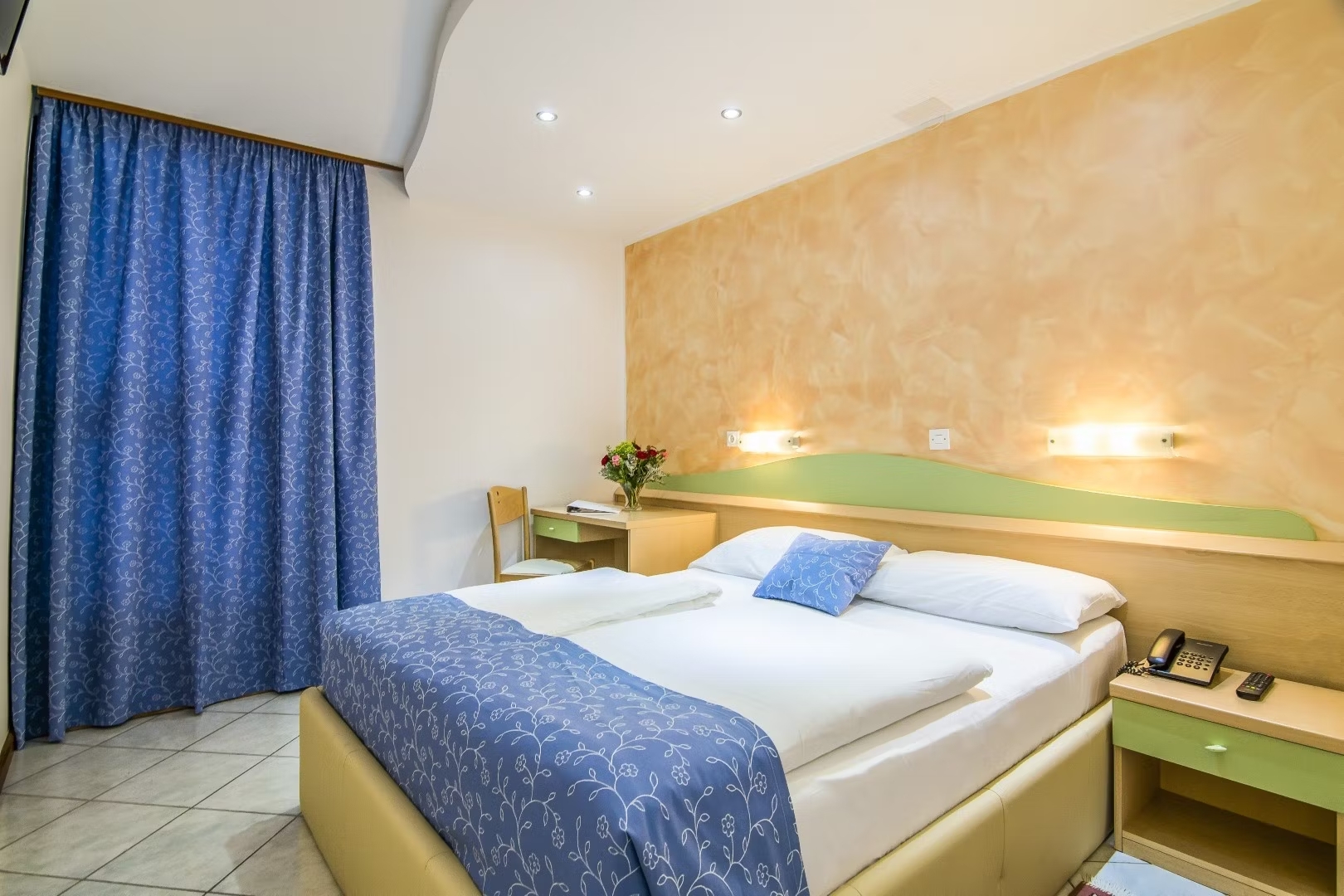 Hedera Hotel-Economy soba.jpg