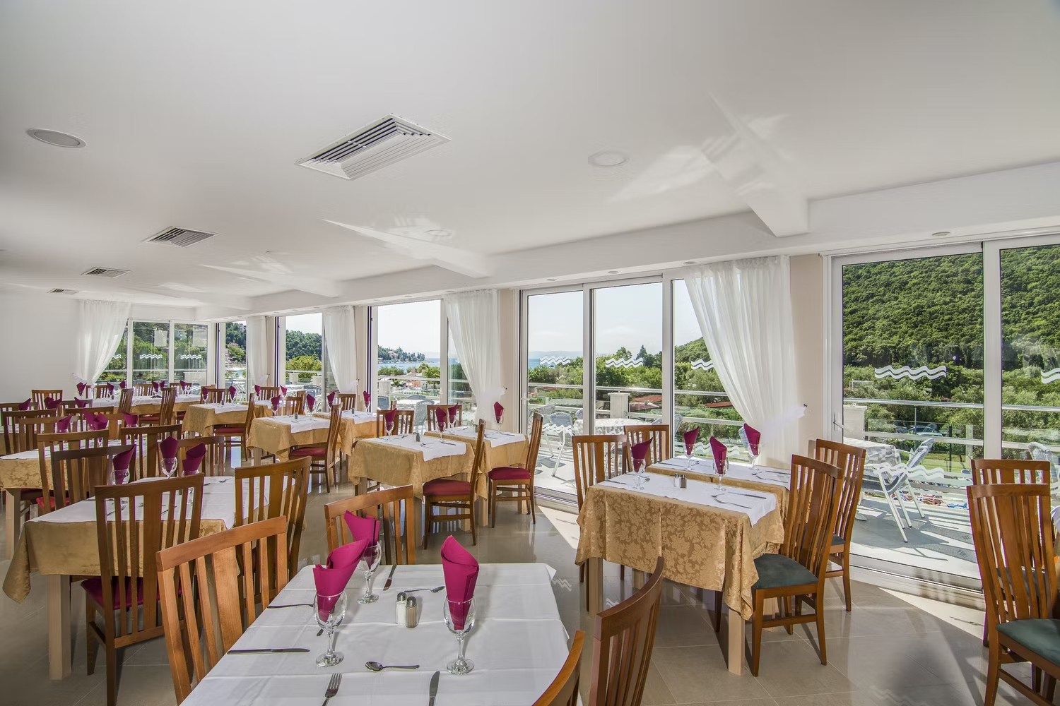 Hotel Hedera-Restoran.jpg