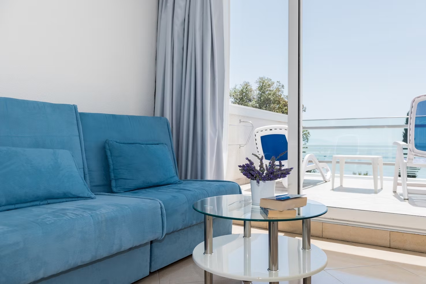 Hotel Hedera-Standardna soba sofa.jpg
