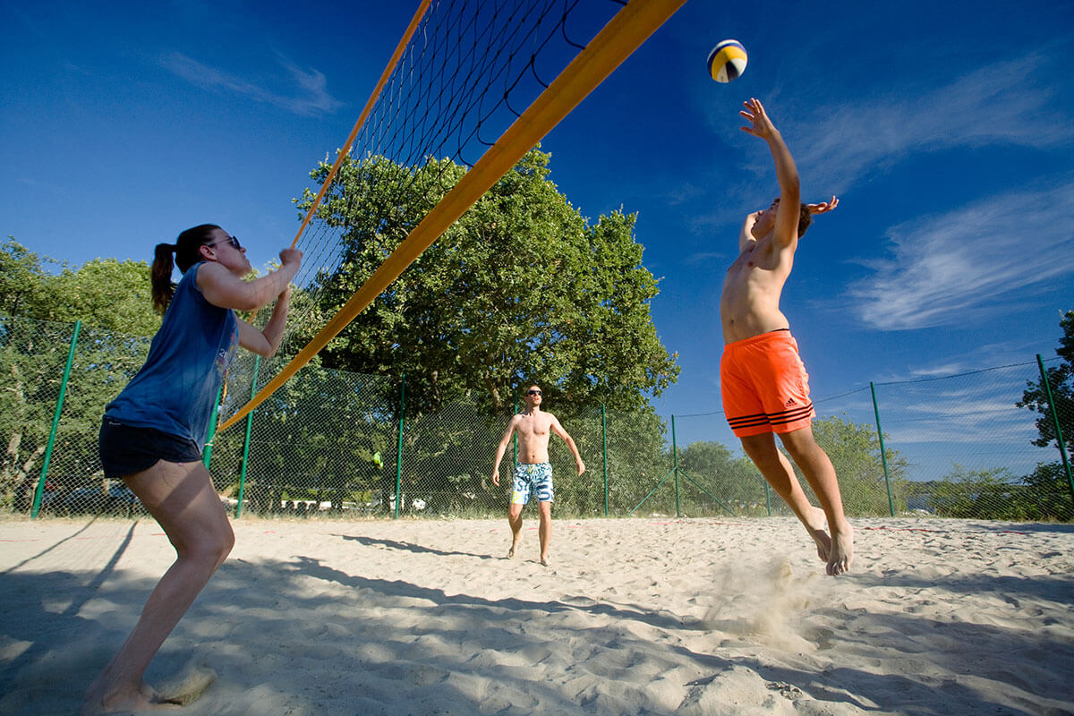 Valamar Sanfior-Odbojka na plazi.jpg