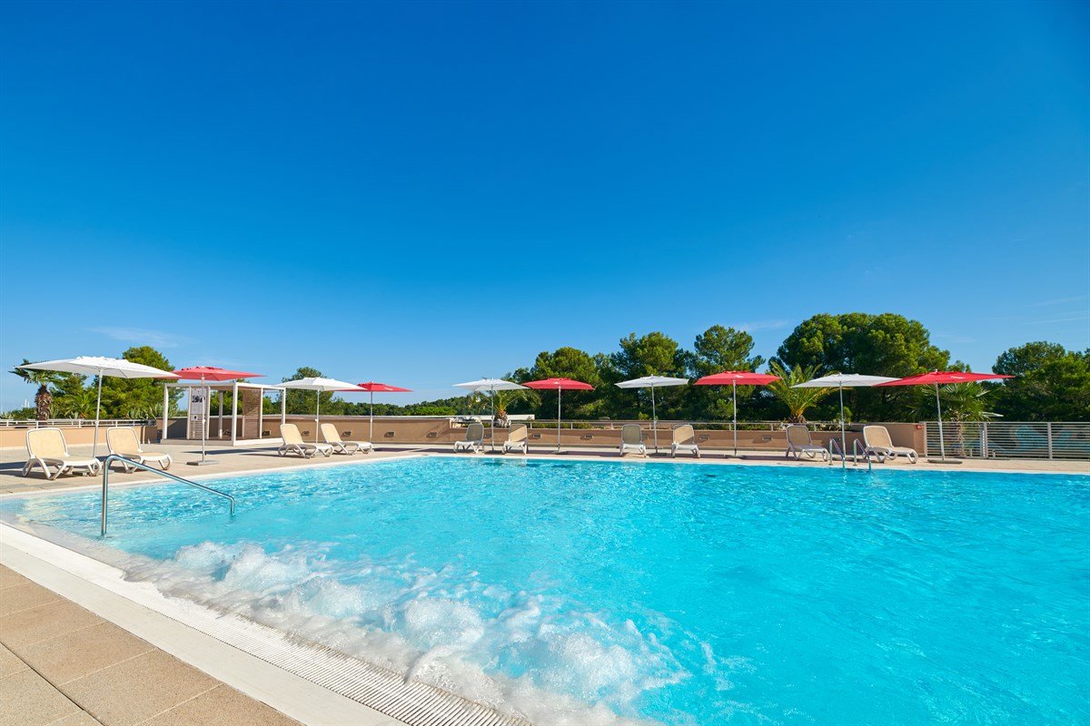 Hotel Molindrio Plava Laguna-Bazen.jpg