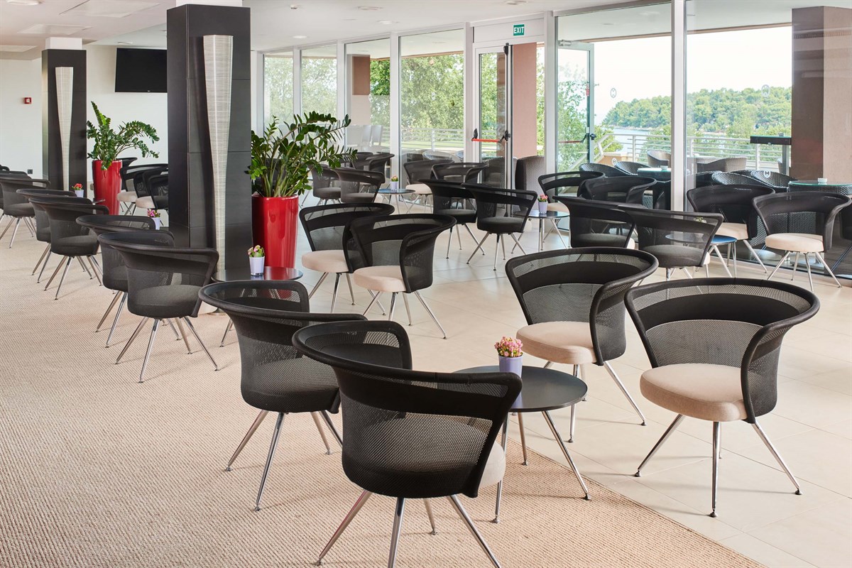 Molindrio Plava Laguna-Lobby bar.jpg