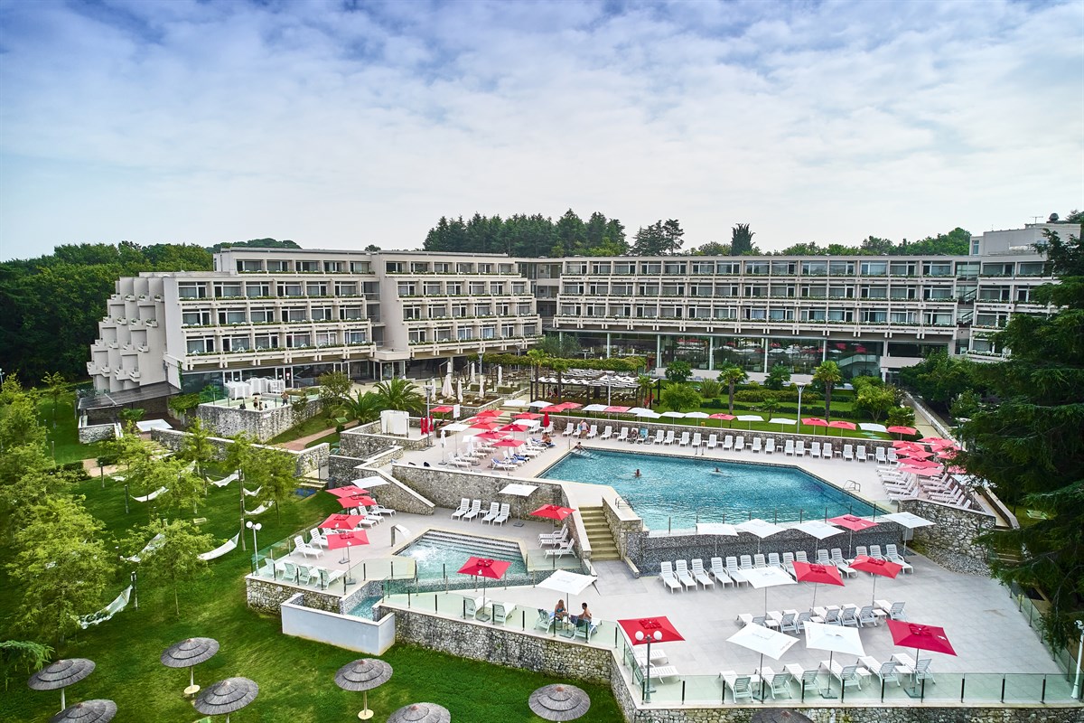 Hotel Mediteran Plava Laguna-Kompleks hotela.jpg
