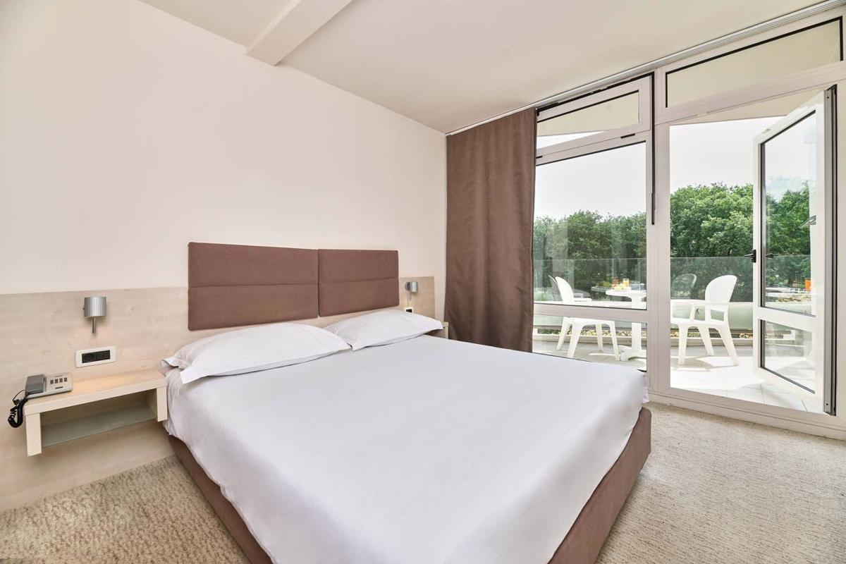Mediteran Plava Laguna Hotel-Classic soba balkon.jpg