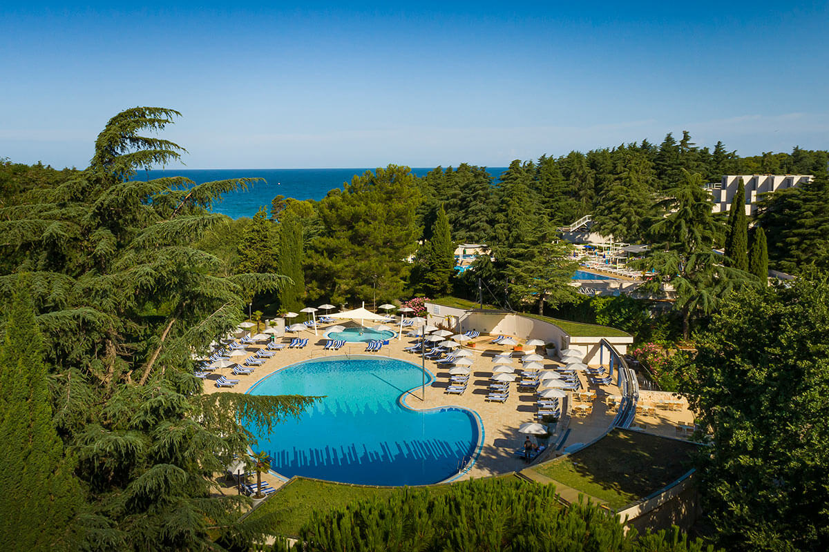 Valamar Diamant Hotel-Bazen.jpg