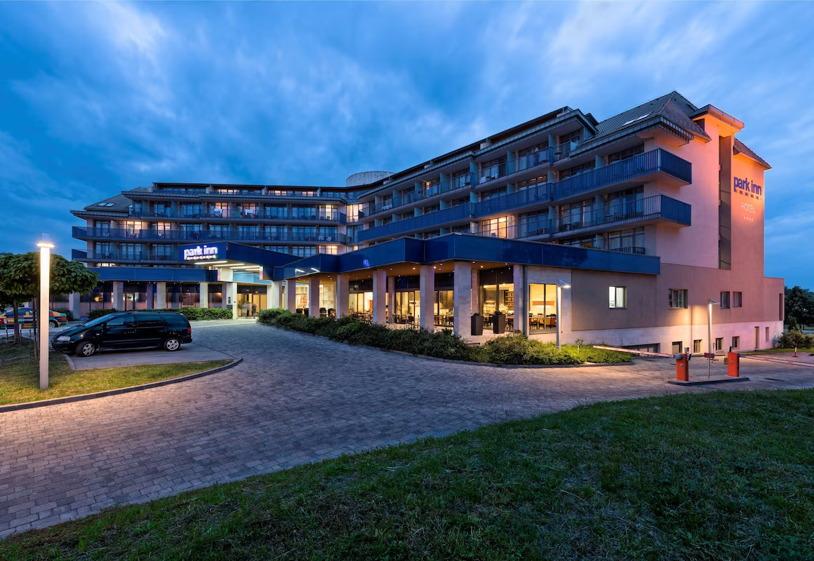 Park Inn by Radisson Sarvar Resort & Spa-Kompleks hotela.jpg