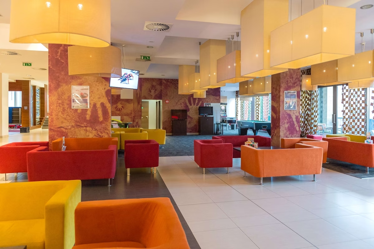 Park Inn by Radisson Sarvar Resort & Spa-Lobby.jpg