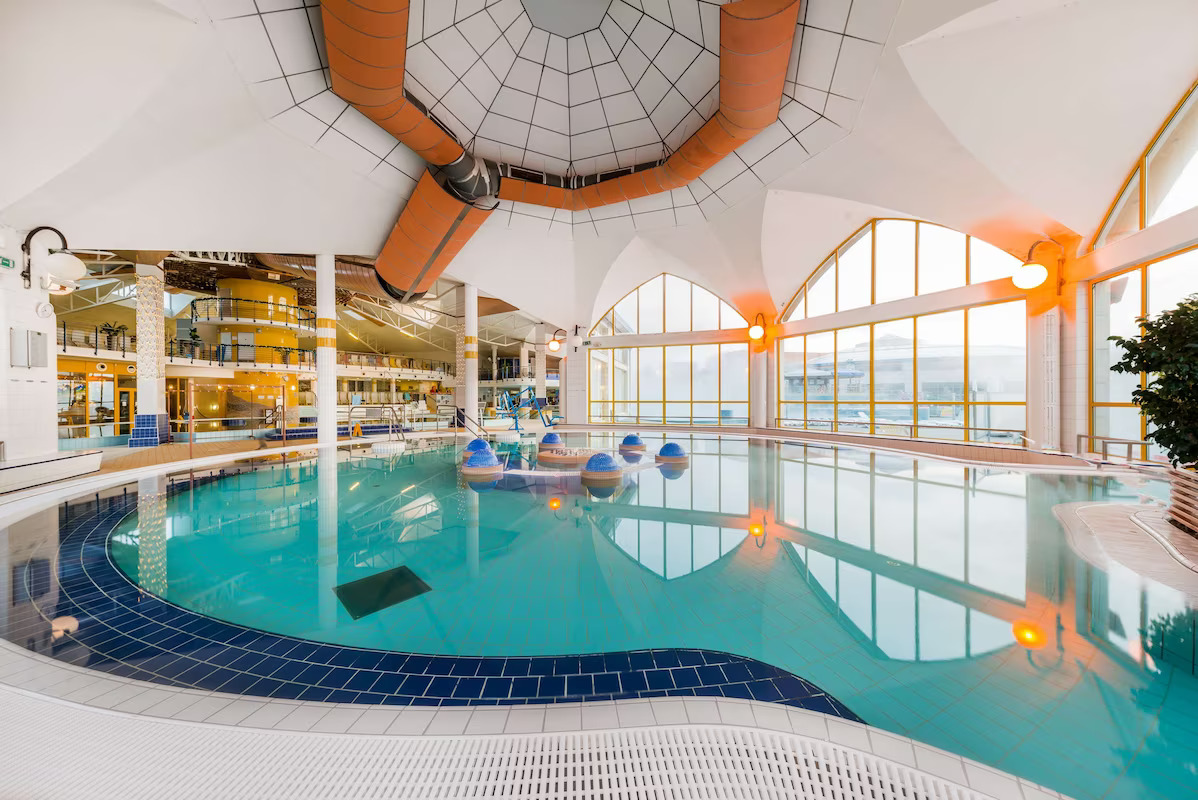 Park Inn by Radisson Sarvar Resort & Spa-Unutrasnji bazen.jpg