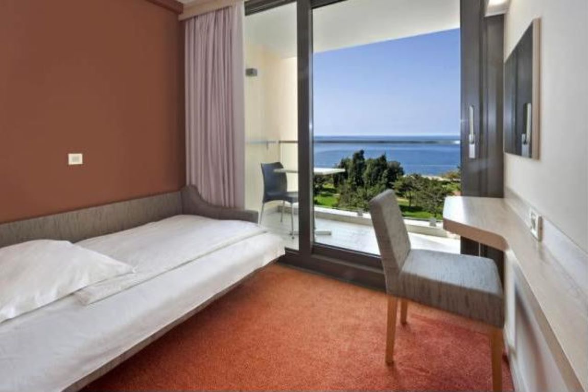 Materada Plava Laguna Hotel-Suite pogled more.jpg