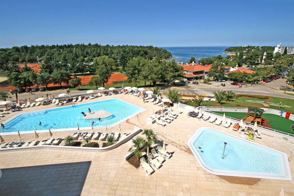Albatros Plava Laguna Hotel-Bazeni.jpg