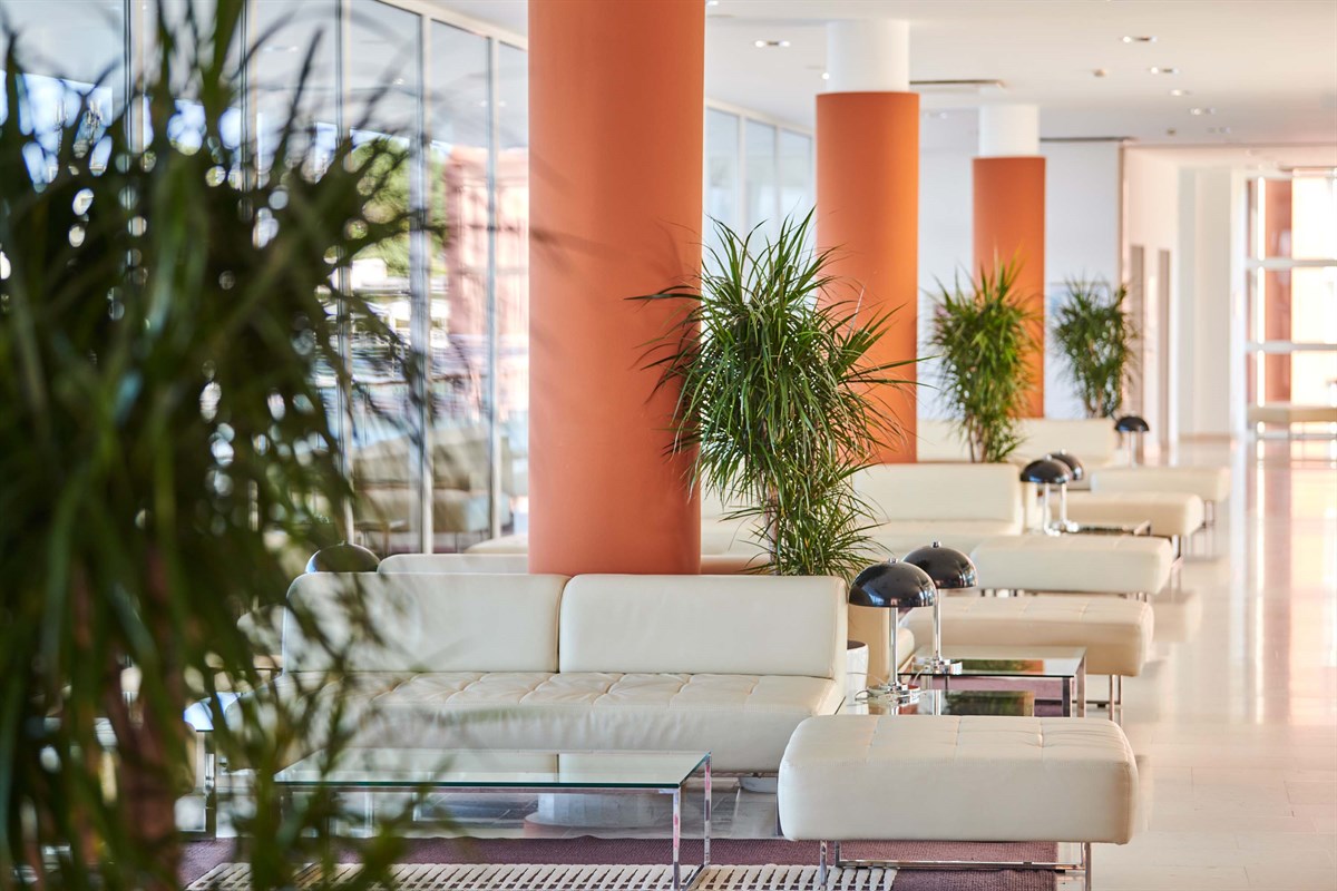 Albatros Plava Laguna-Lobby.jpg