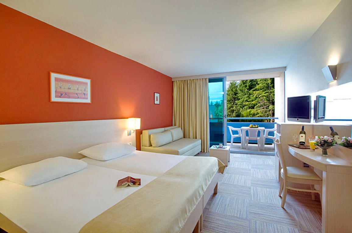 Valamar Crystal-Cetvorokrevetna soba.jpg