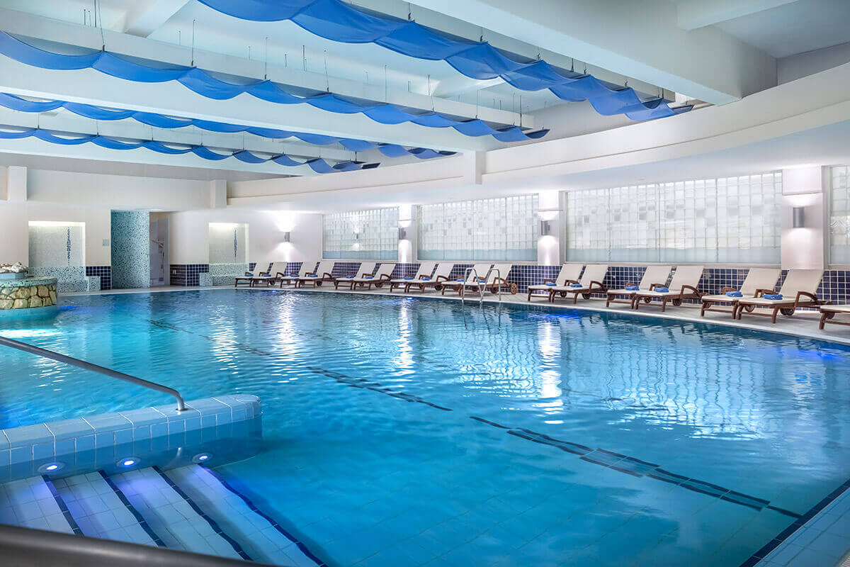 Valamar Crystal Hotel-Unutrasnji bazen.jpg