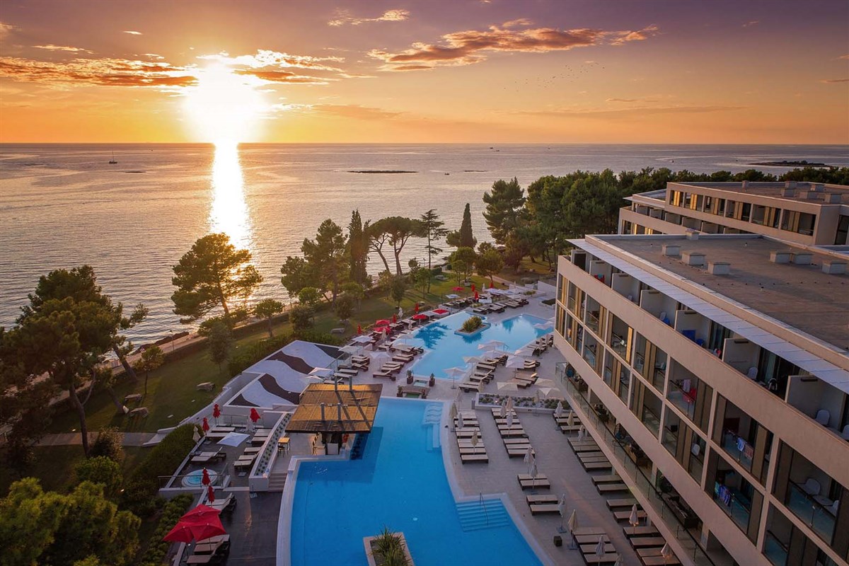 Parentium Plava Laguna-Pogled na more.jpg
