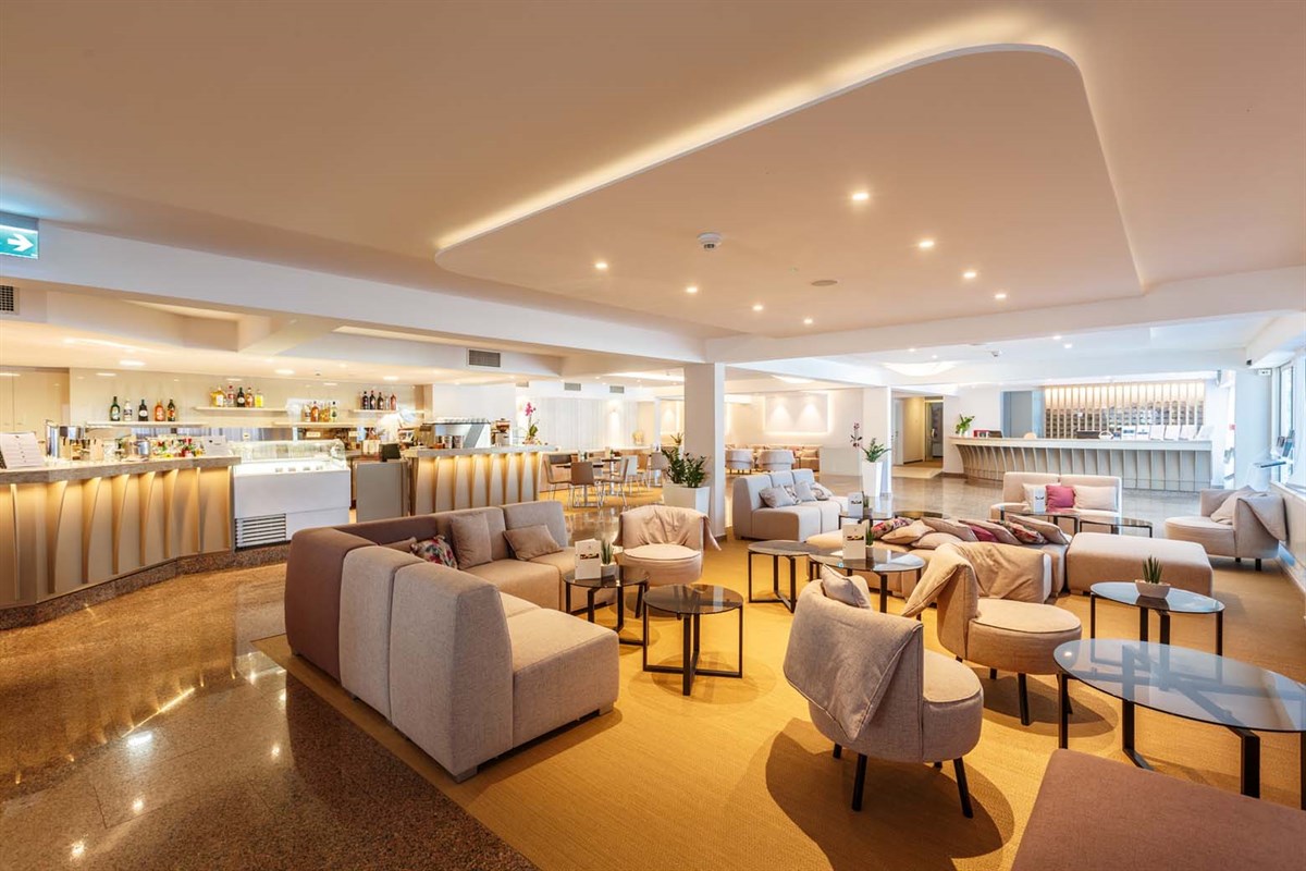 Hotel Zorna Plava laguna-Enterijer hotela.jpg
