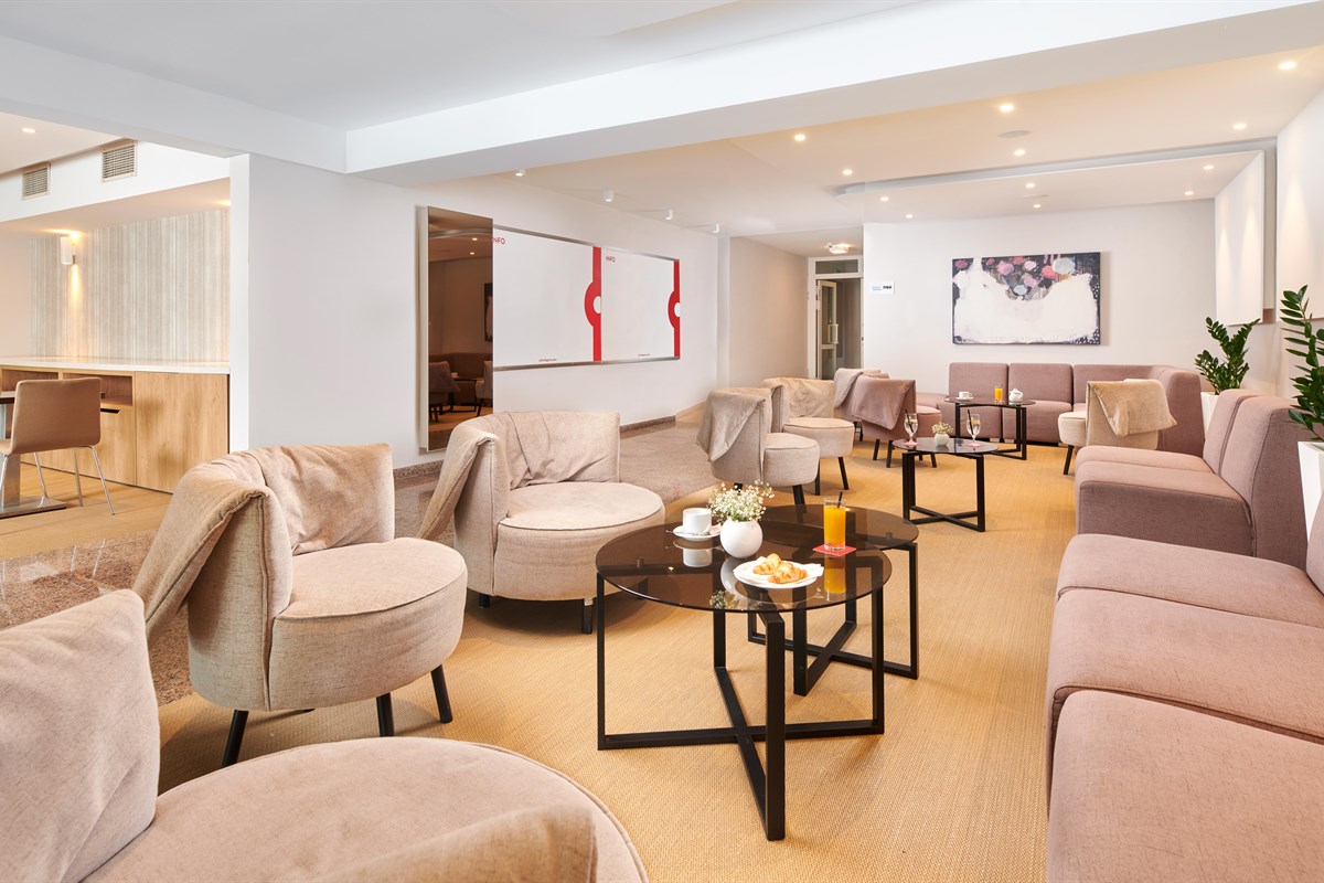 Zorna Plava Laguna-Lobby.jpg