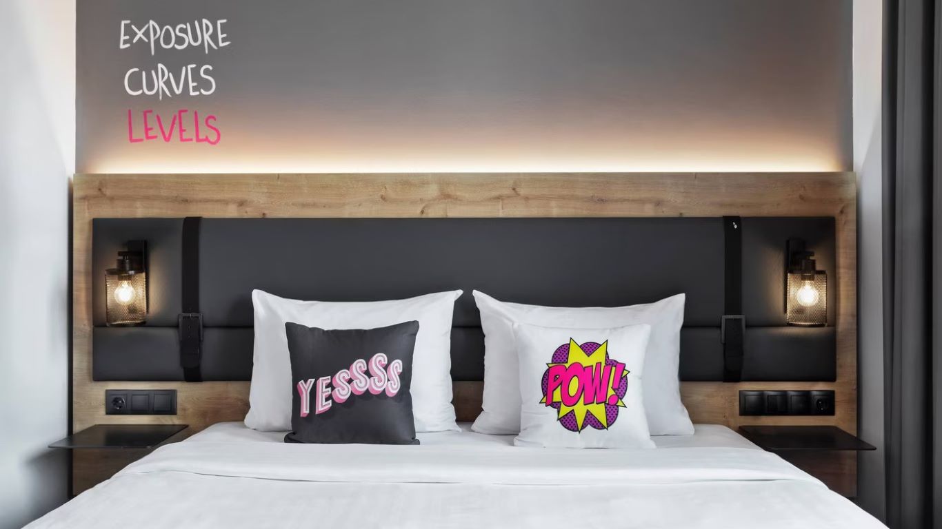 Moxy Bucharest Old Town-Standardna soba.jpg
