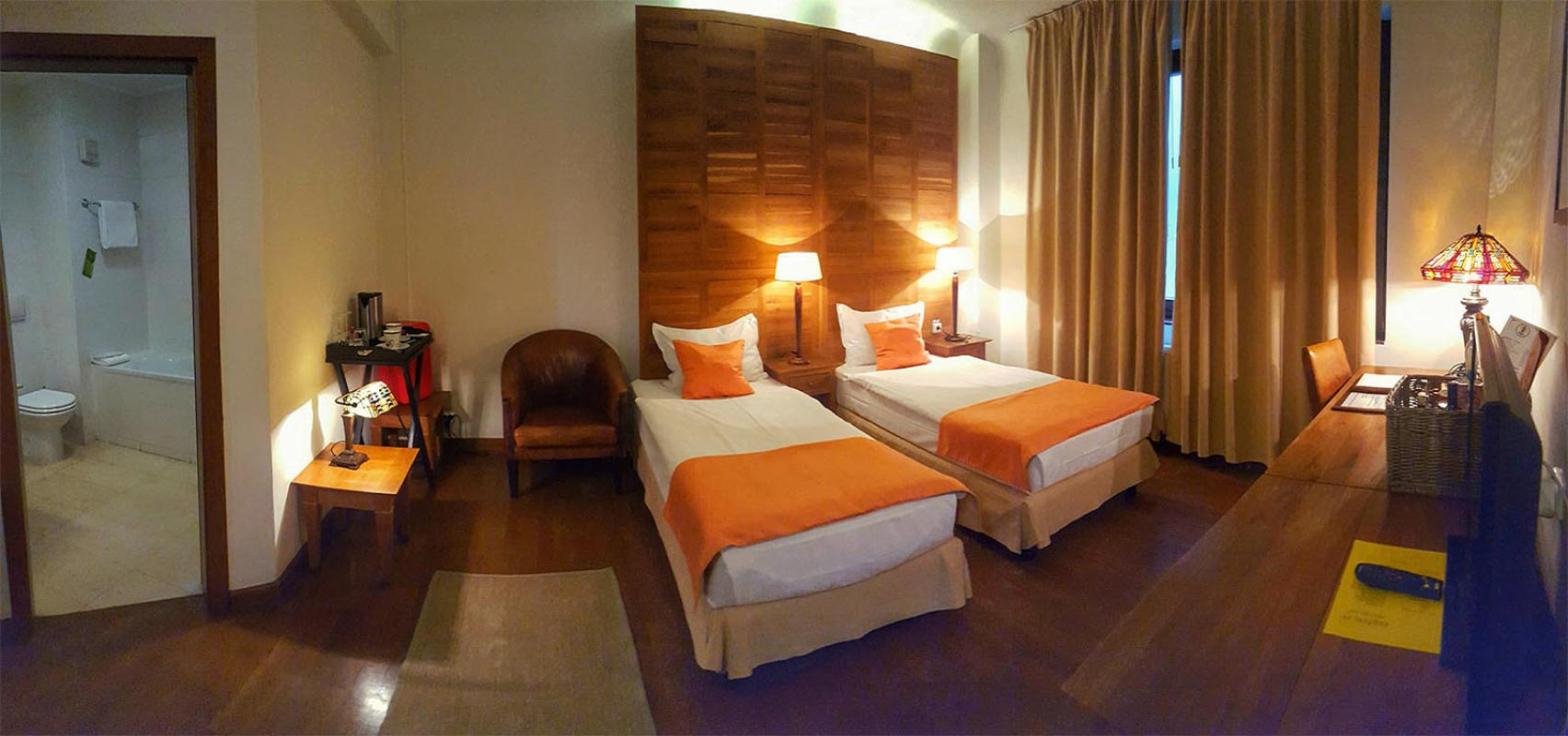 Rembrandt hotel standardna soba.jpg