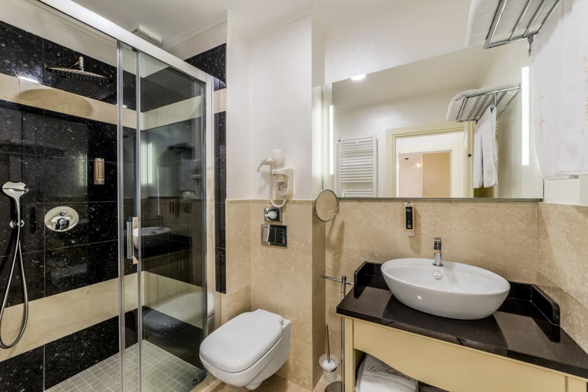 Old town Boutique hotel kupatilo.jpg