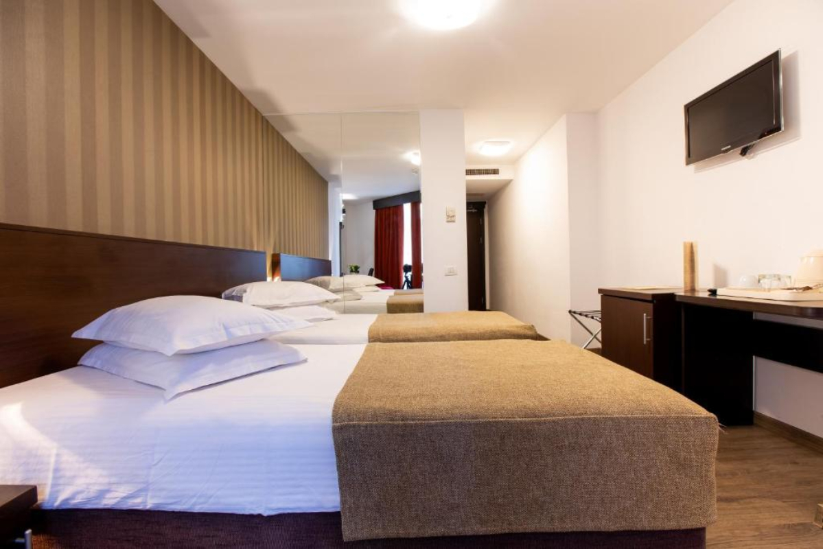 Duke Armeneasca Hotel smeštaj.jpg