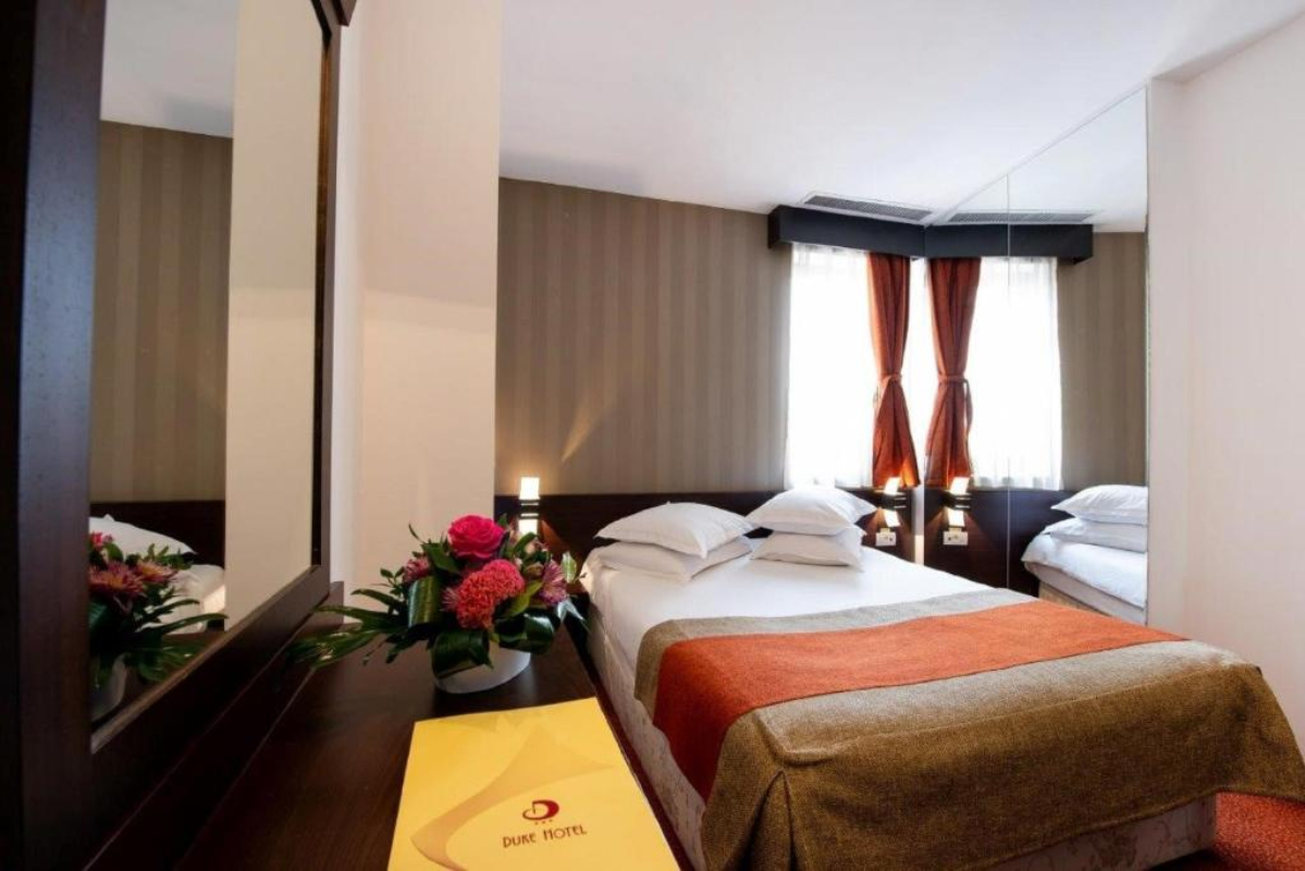 Duke Armeneasca Hotel soba.jpg