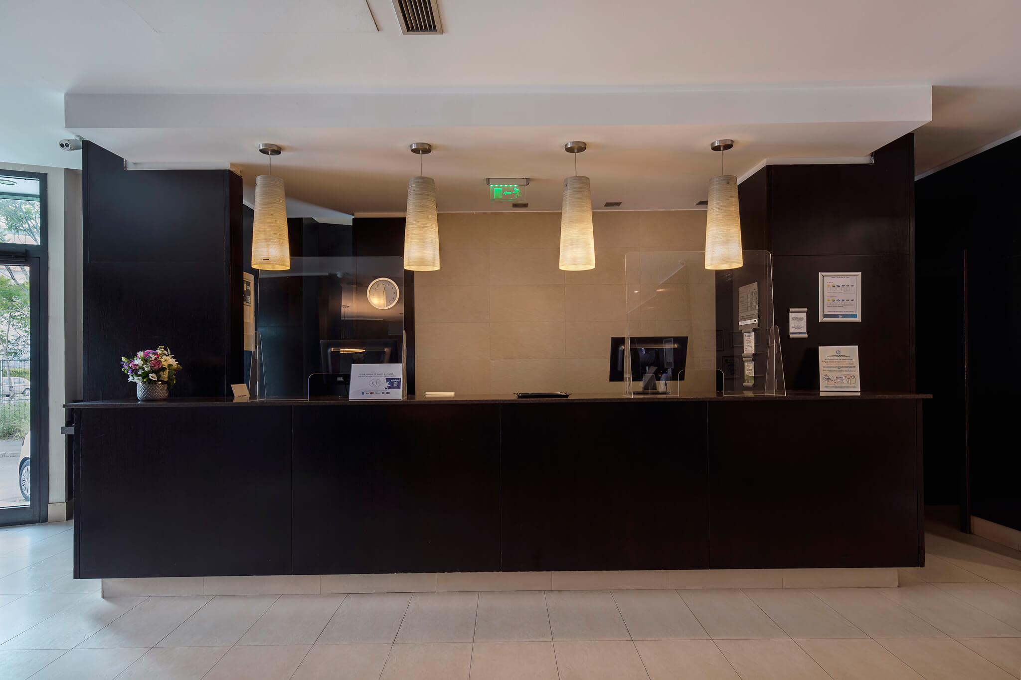 CH Bukurest hotel recepcija.jpg