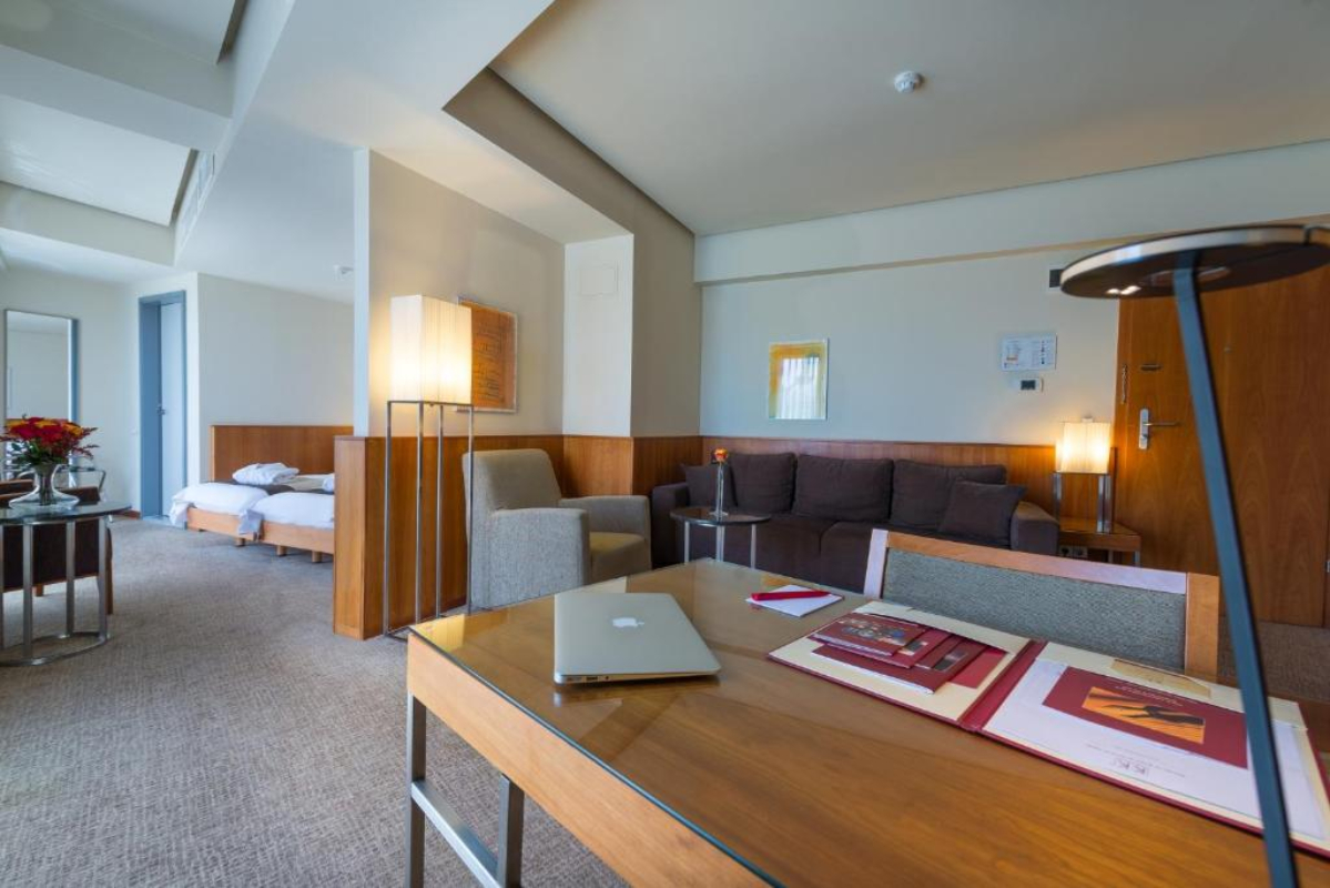 Peakture Hotel Bucharest apartman.jpg